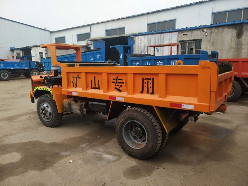 超低礦用運(yùn)輸車(chē)